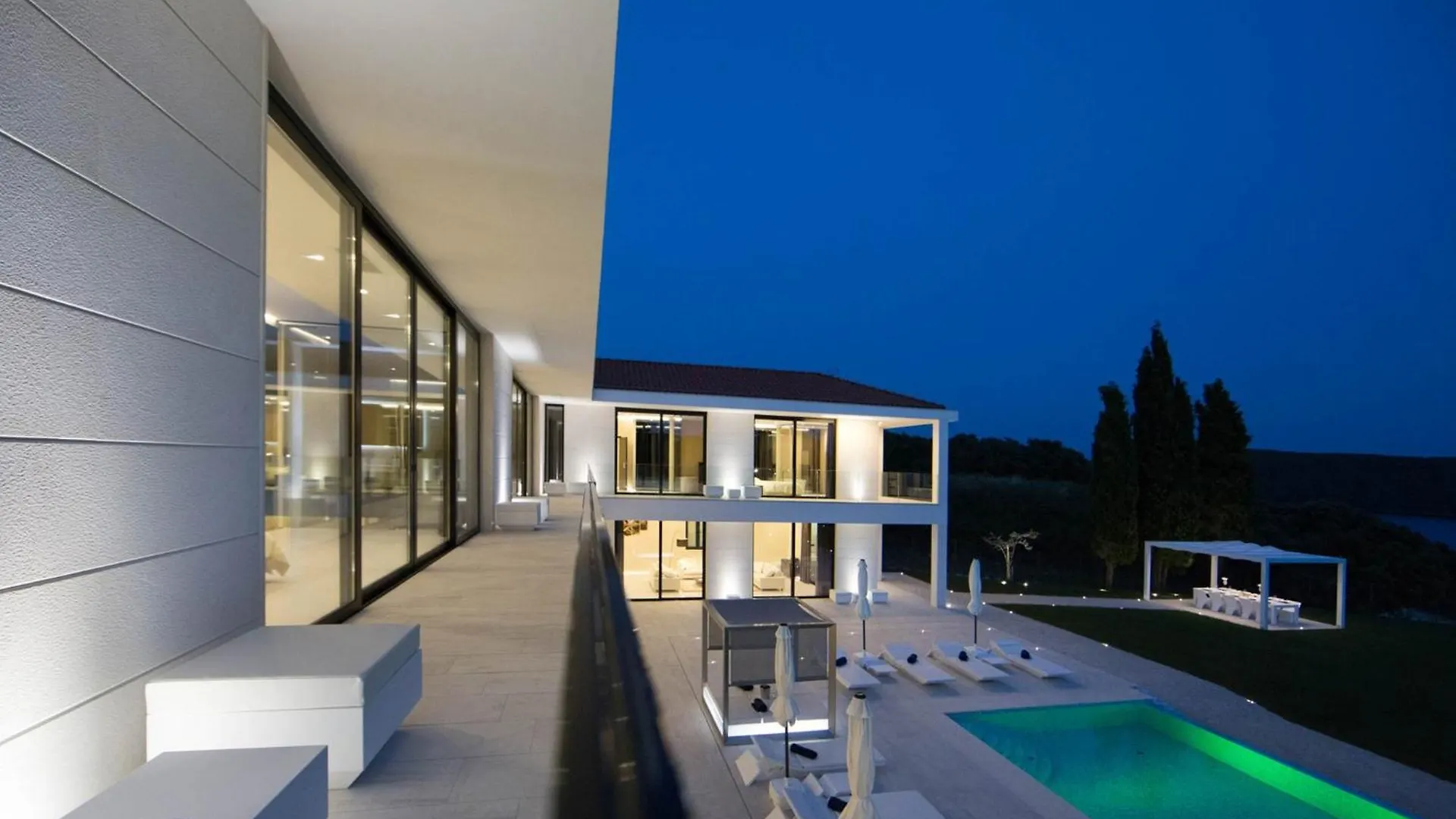 Stunning Seafront House In Istria Villa Vrsar Magnifique Contemporary 5 Bedroom Villa Sauna And Gym Direct Access To Sea