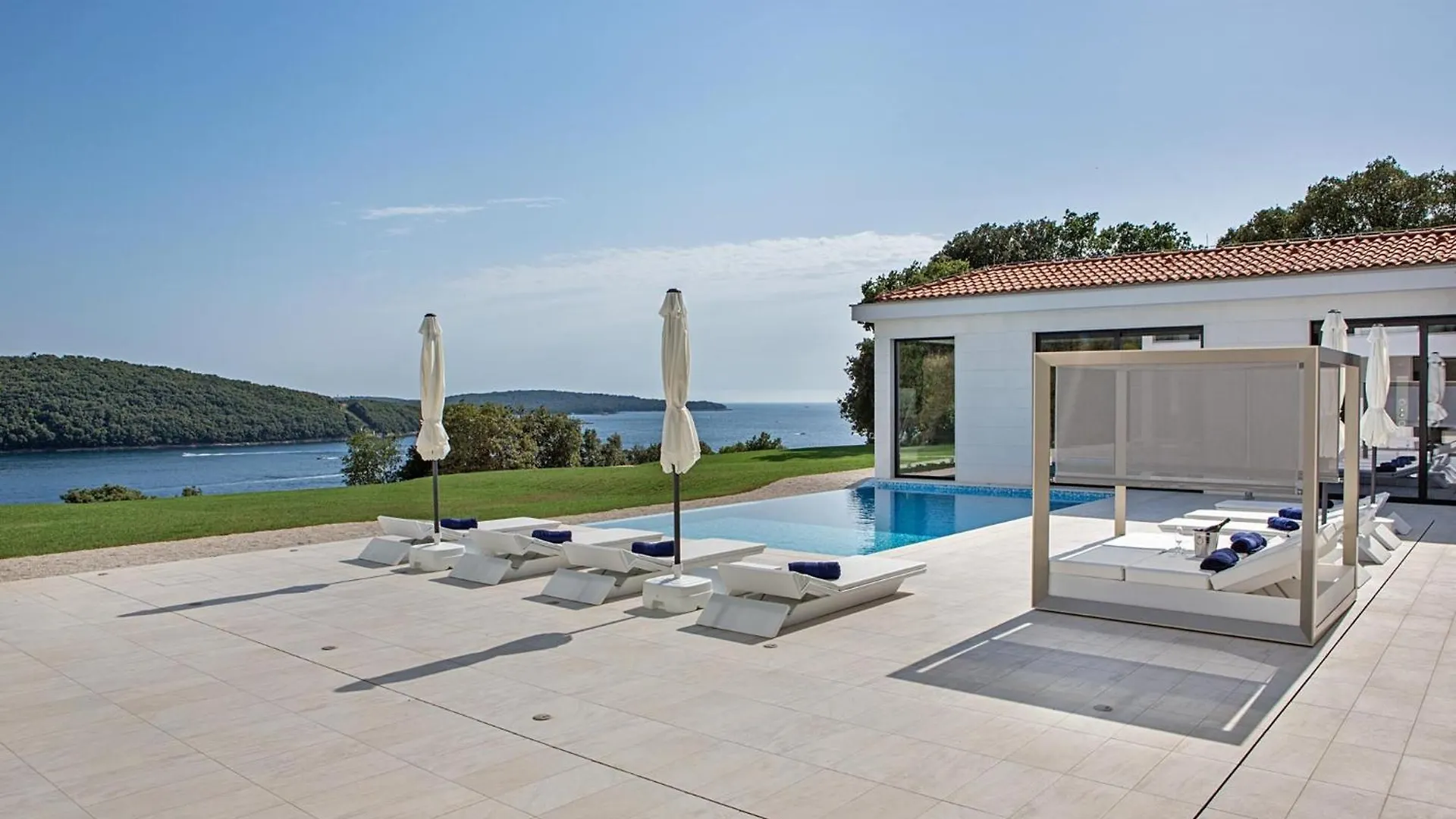Stunning Seafront House In Istria Villa Vrsar Magnifique Contemporary 5 Bedroom Villa Sauna And Gym Direct Access To Sea