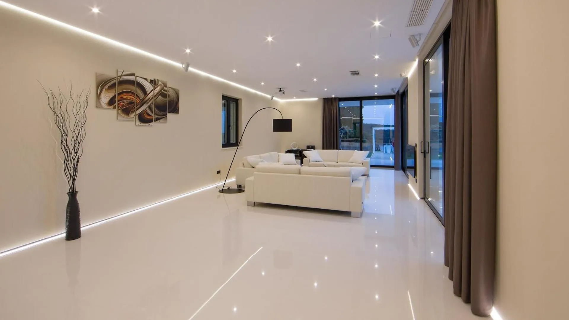 Stunning Seafront House In Istria Villa Vrsar Magnifique Contemporary 5 Bedroom Villa Sauna And Gym Direct Access To Sea Kroatië